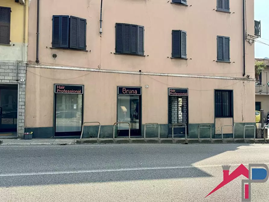 Immagine 7 di Negozio in vendita  a Calolziocorte