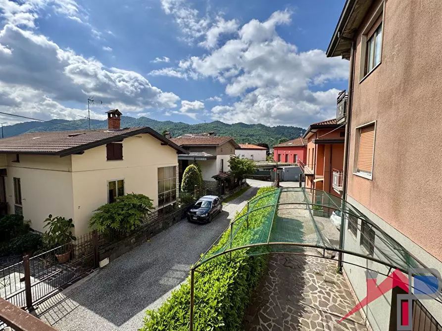 Immagine 3 di Appartamento in vendita  a Cisano Bergamasco