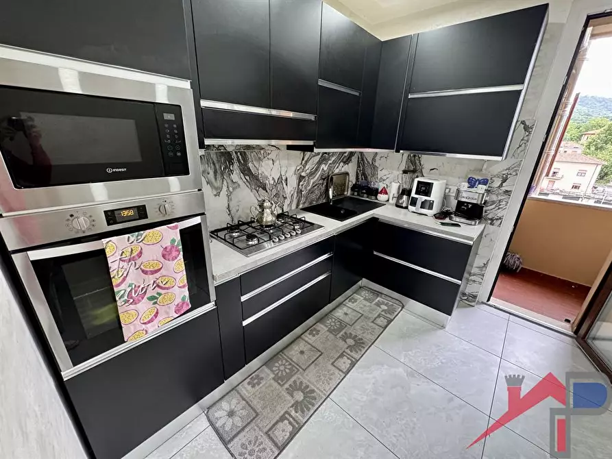 Immagine 5 di Appartamento in vendita  a Caprino Bergamasco