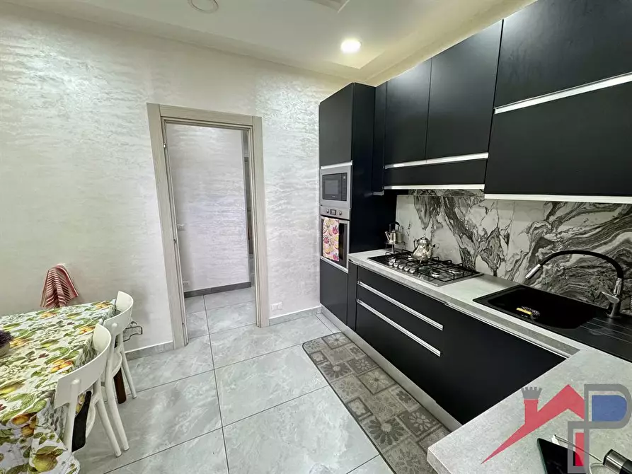 Immagine 3 di Appartamento in vendita  a Caprino Bergamasco