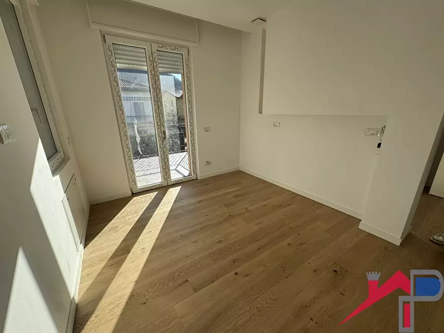 Immagine 6 di Appartamento in vendita  a Caprino Bergamasco