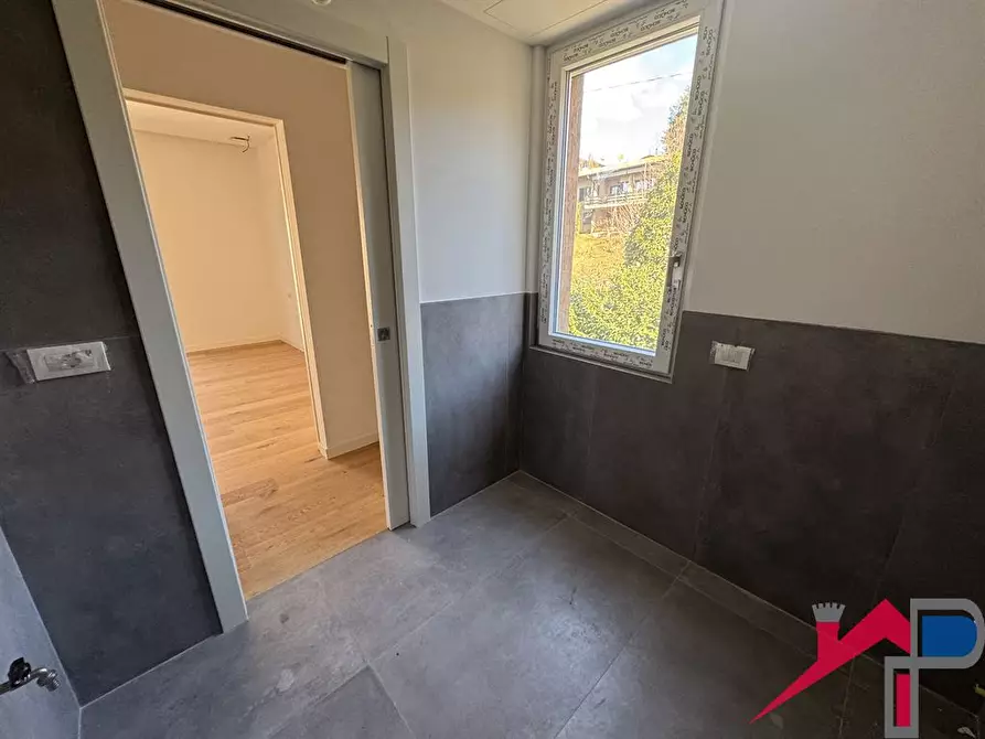 Immagine 2 di Appartamento in vendita  a Caprino Bergamasco