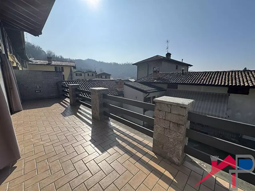 Immagine 6 di Casa indipendente in vendita  a Caprino Bergamasco