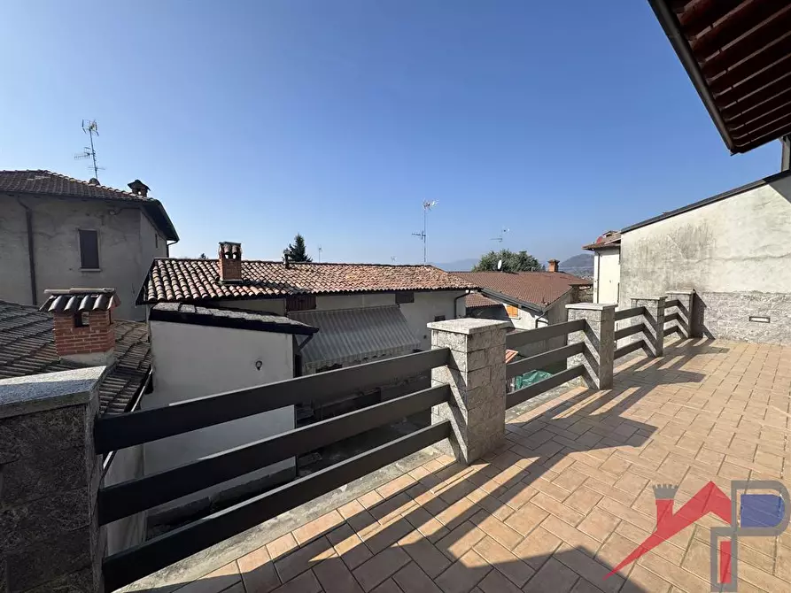 Immagine 7 di Casa indipendente in vendita  a Caprino Bergamasco
