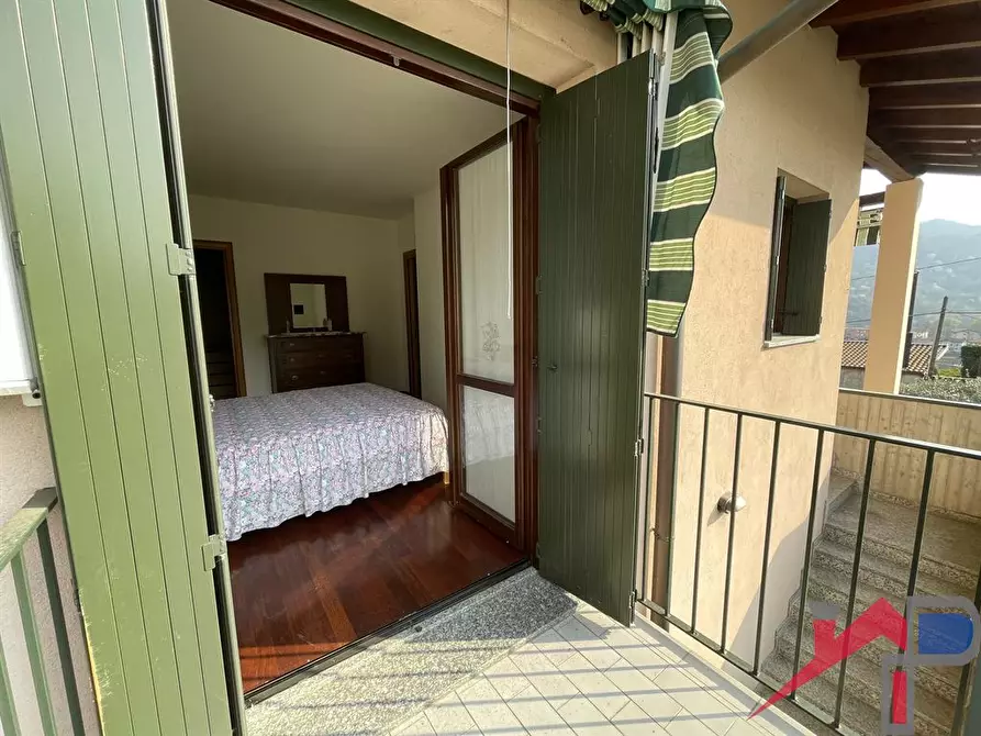 Immagine 6 di Appartamento in vendita  a Caprino Bergamasco