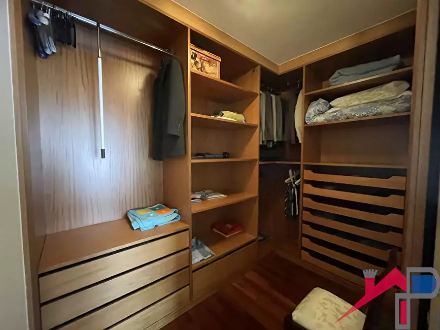 Immagine 7 di Appartamento in vendita  a Caprino Bergamasco