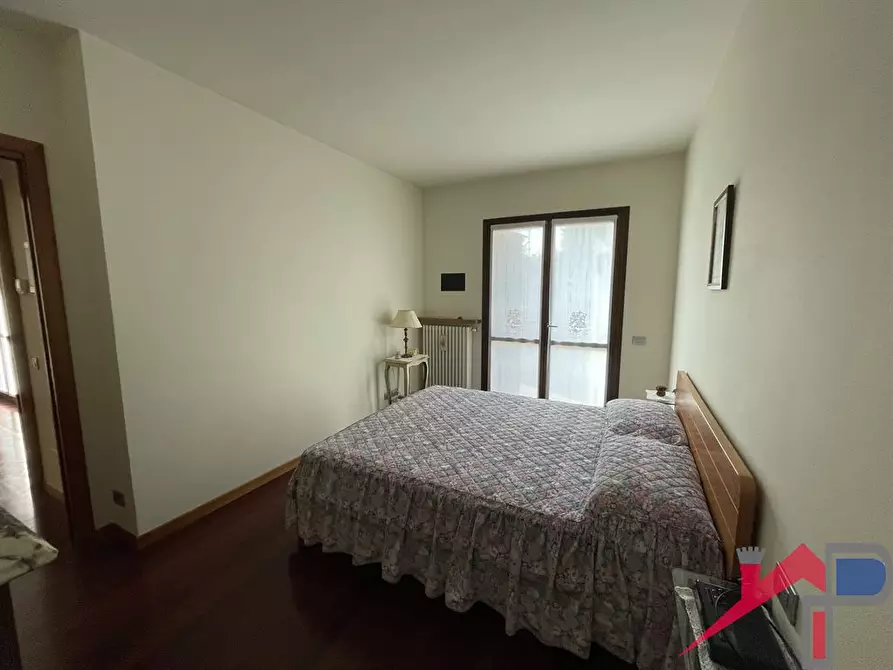 Immagine 2 di Appartamento in vendita  a Caprino Bergamasco