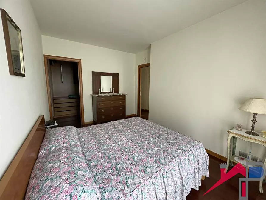 Immagine 5 di Appartamento in vendita  a Caprino Bergamasco