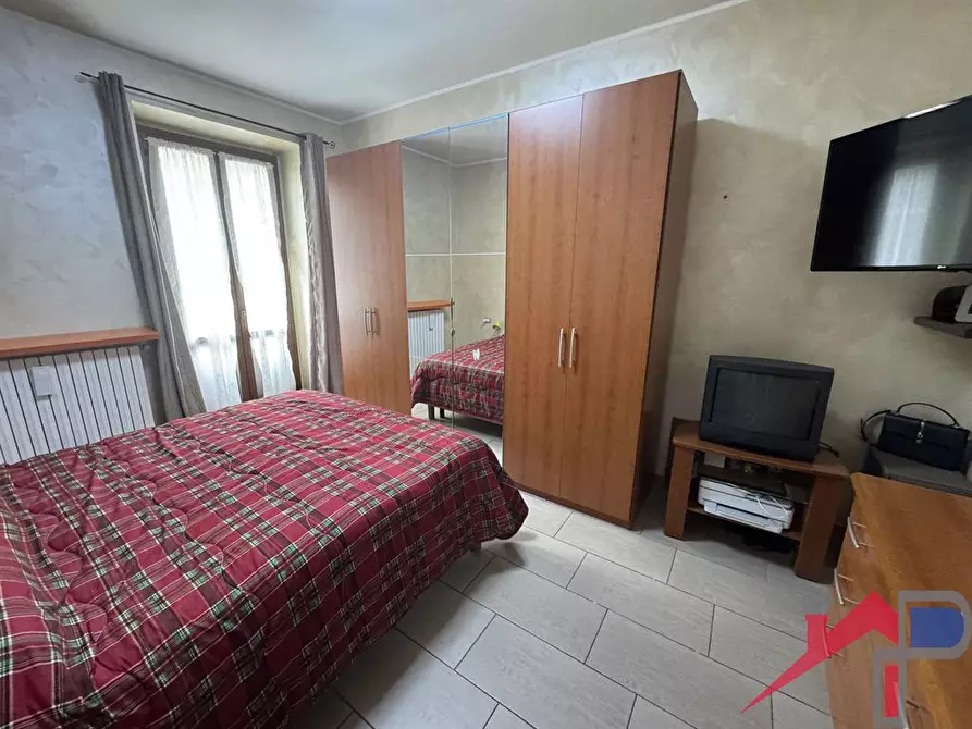 Immagine 1 di Appartamento in vendita  a Caprino Bergamasco