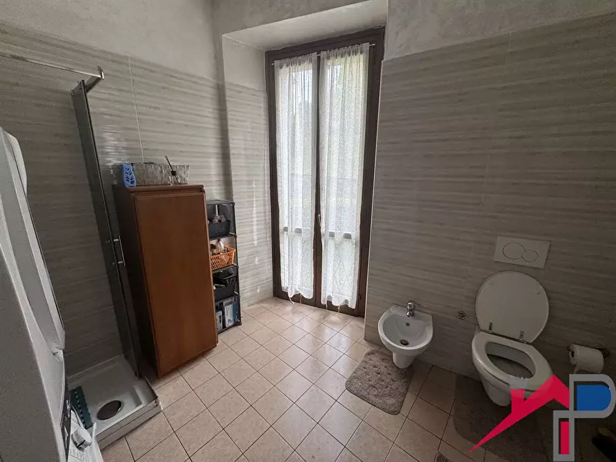 Immagine 5 di Appartamento in vendita  a Caprino Bergamasco