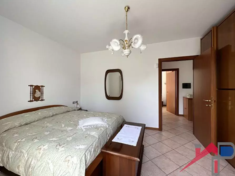 Immagine 1 di Appartamento in vendita  a Cisano Bergamasco