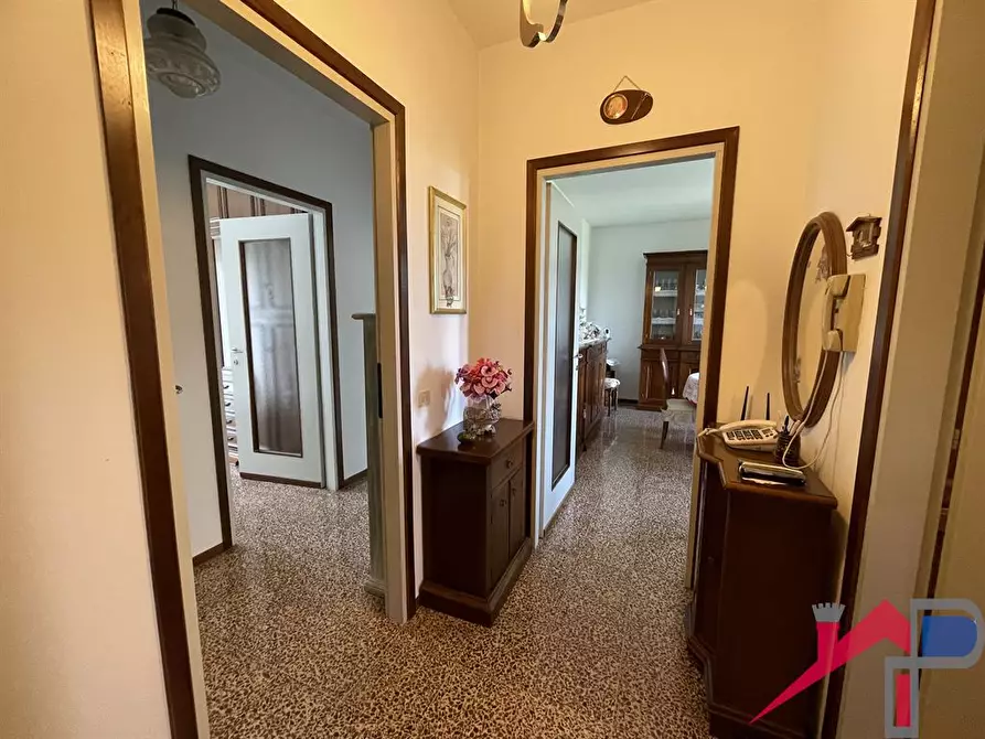 Immagine 3 di Appartamento in vendita  a Caprino Bergamasco