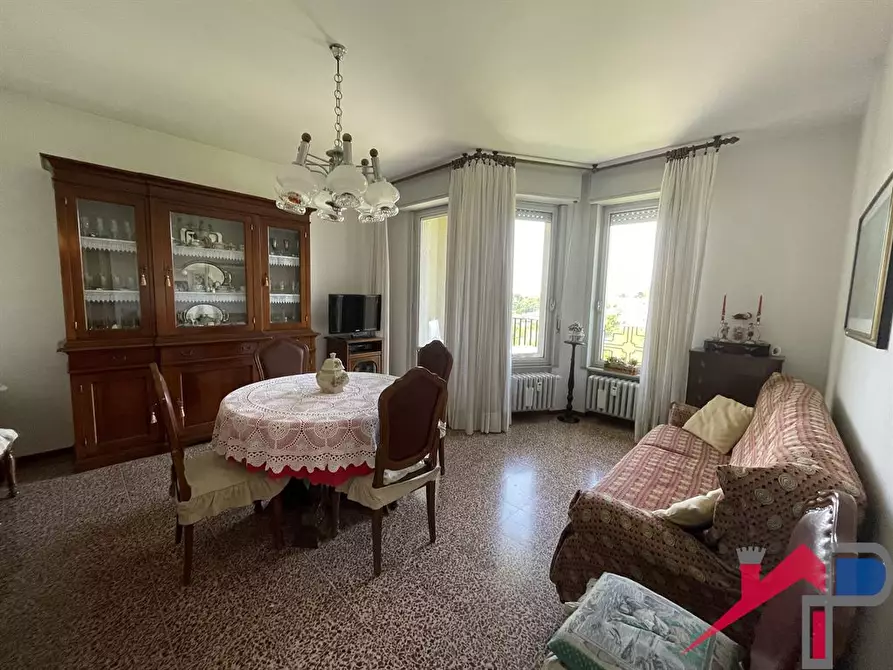 Immagine 8 di Appartamento in vendita  a Caprino Bergamasco