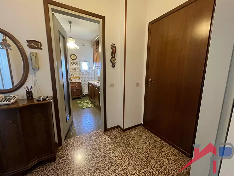 Immagine 5 di Appartamento in vendita  a Caprino Bergamasco