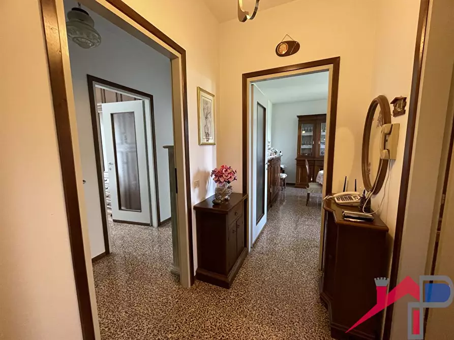 Immagine 4 di Appartamento in vendita  a Caprino Bergamasco
