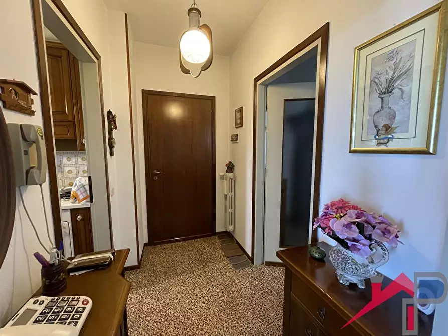 Immagine 7 di Appartamento in vendita  a Caprino Bergamasco