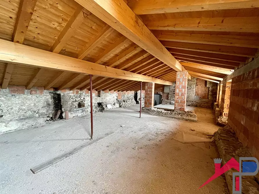 Immagine 4 di Appartamento in vendita  a Caprino Bergamasco