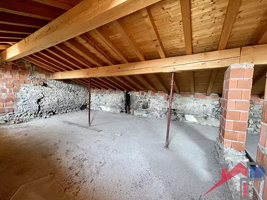Immagine 6 di Appartamento in vendita  a Caprino Bergamasco