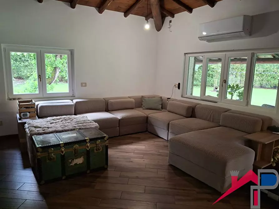 Immagine 1 di Villa in vendita  a Villa D'adda