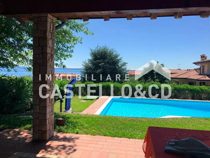 Immagine 1 di Villa in vendita  in Via seselle a Manerba Del Garda