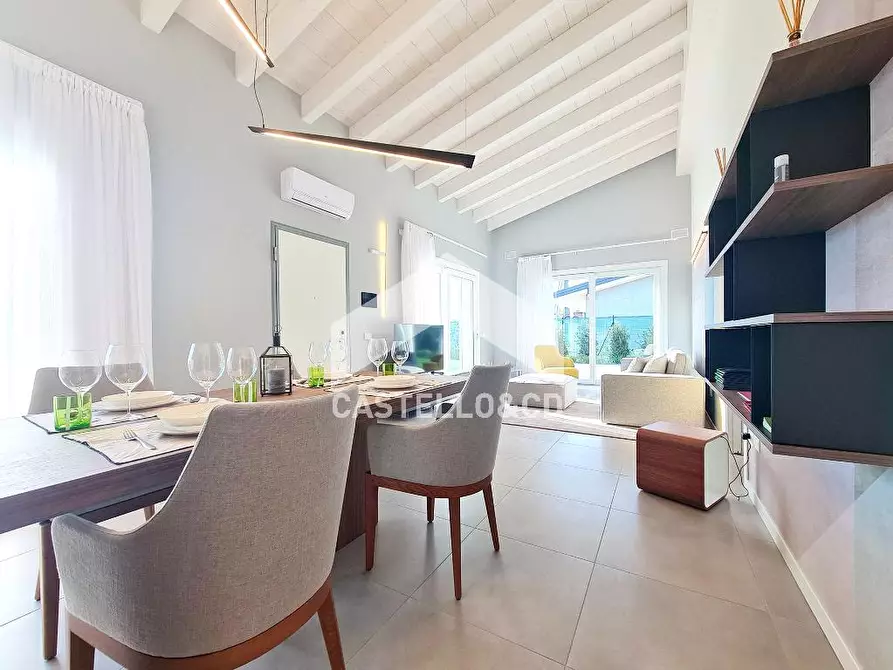 Immagine 2 di Villa in vendita  in viale roma 10 a Lonato del Garda