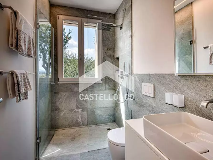 Immagine 4 di Appartamento in vendita  in via iario 40 a Desenzano Del Garda