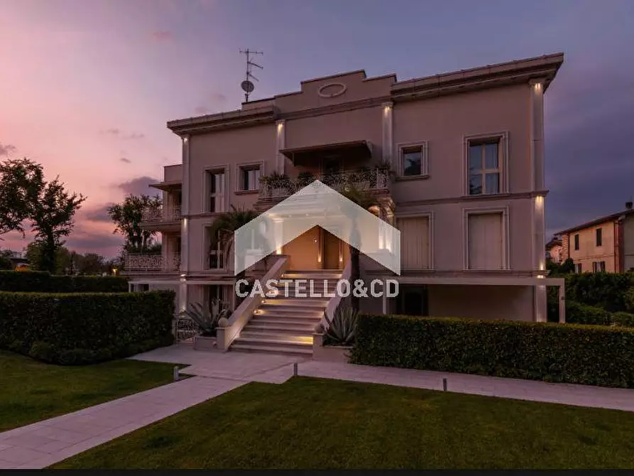 Immagine 8 di Appartamento in vendita  in via iario 40 a Desenzano Del Garda