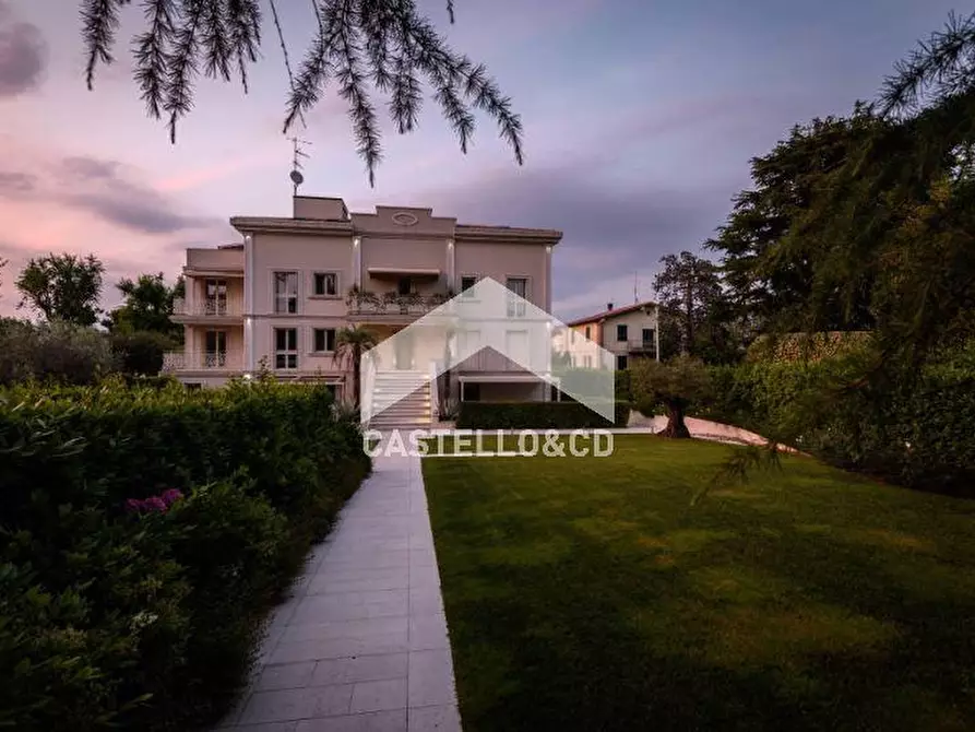 Immagine 7 di Appartamento in vendita  in via iario 40 a Desenzano Del Garda