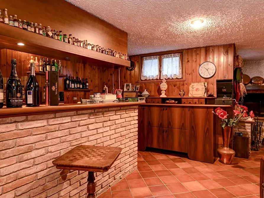 Immagine 3 di Villa in vendita  in via san Martino della battaglia 169 a Sirmione