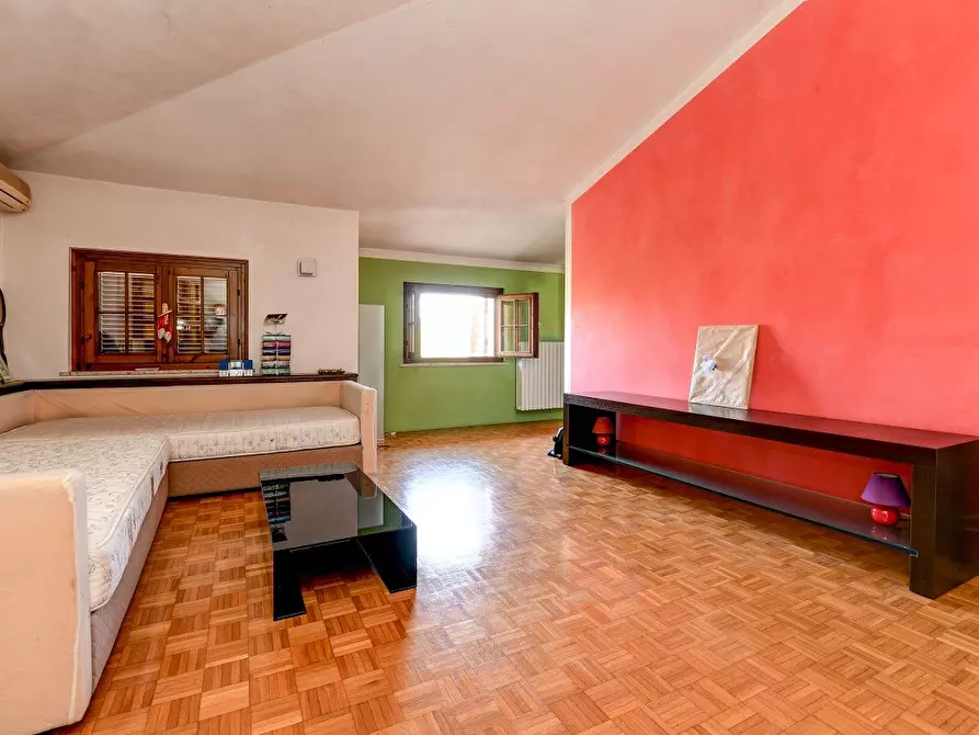 Immagine 9 di Villa in vendita  in via san Martino della battaglia 169 a Sirmione