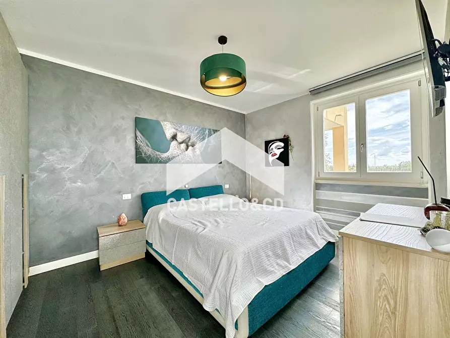 Immagine 1 di Appartamento in vendita  in via andreis 150 a Desenzano Del Garda