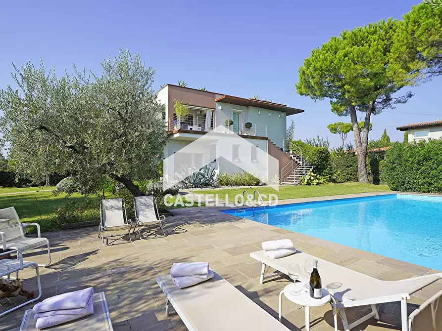 Immagine 1 di Villa in vendita  in Via San Sivino 33 a Moniga Del Garda