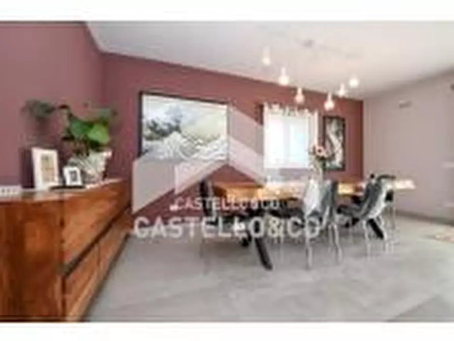 Immagine 2 di Villa in vendita  in via delle noveglie a Manerba Del Garda