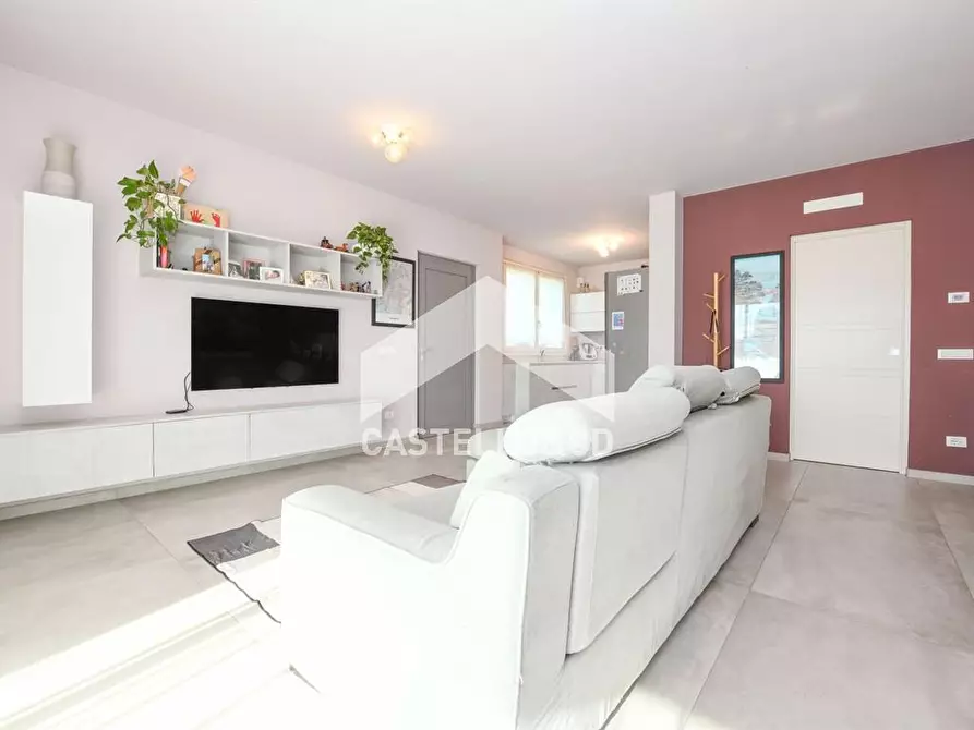 Immagine 3 di Villa in vendita  in via delle noveglie a Manerba Del Garda