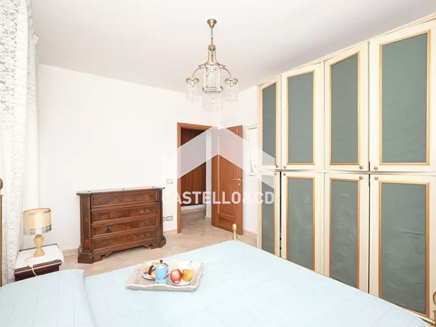 Immagine 4 di Appartamento in vendita  in via delle rive 42 a Desenzano Del Garda