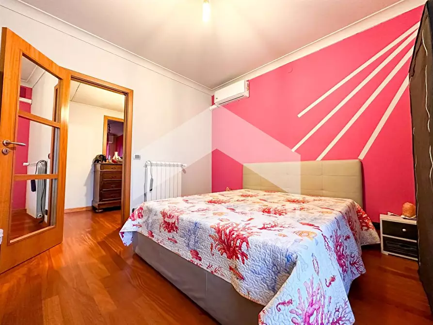 Immagine 4 di Appartamento in vendita  in via Papa Giovanni XXXIII a Desenzano Del Garda