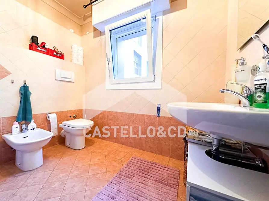 Immagine 9 di Appartamento in vendita  in via Papa Giovanni XXXIII a Desenzano Del Garda