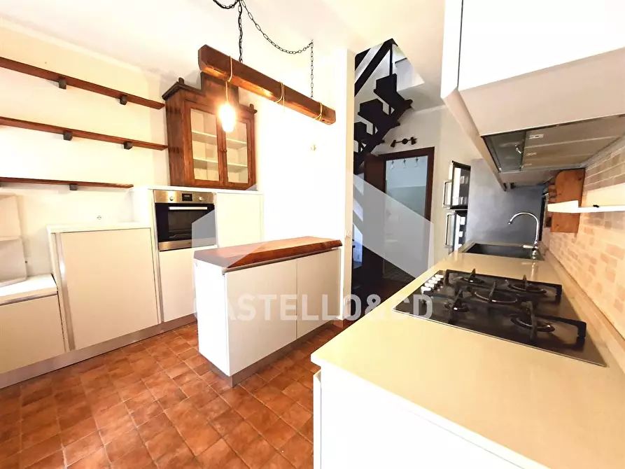 Immagine 3 di Casa semindipendente in vendita  in VIA  San Pietro 5 a Desenzano Del Garda