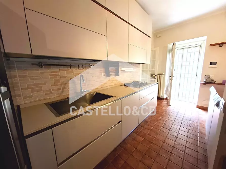 Immagine 1 di Casa semindipendente in vendita  in VIA  San Pietro 5 a Desenzano Del Garda