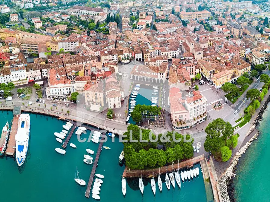 Immagine 6 di Appartamento in affitto  in via Roma a Desenzano Del Garda
