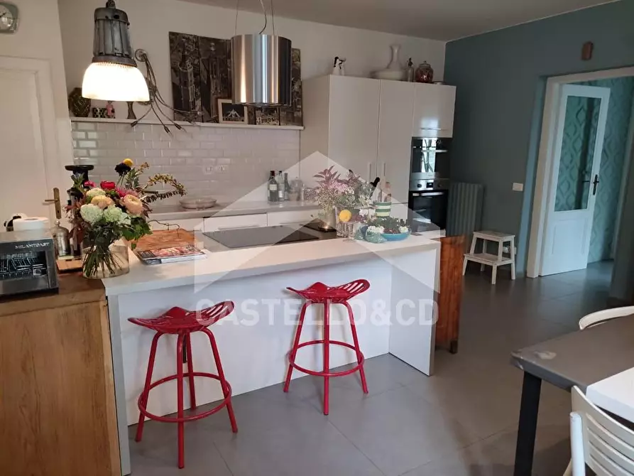 Immagine 2 di Casa indipendente in vendita  in via venezia a Desenzano Del Garda