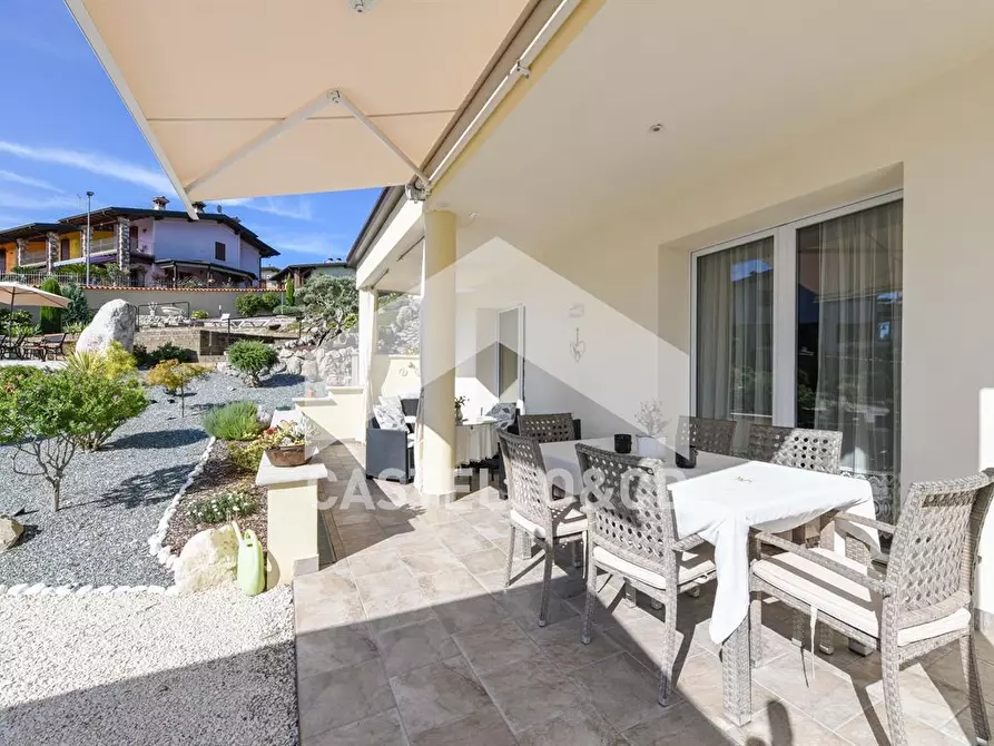 Immagine 3 di Villa in vendita  in via fonti del fabbro 9 a Lonato del Garda