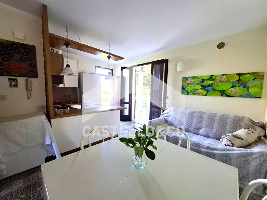 Immagine 3 di Appartamento in vendita  in Via Prais a Padenghe Sul Garda