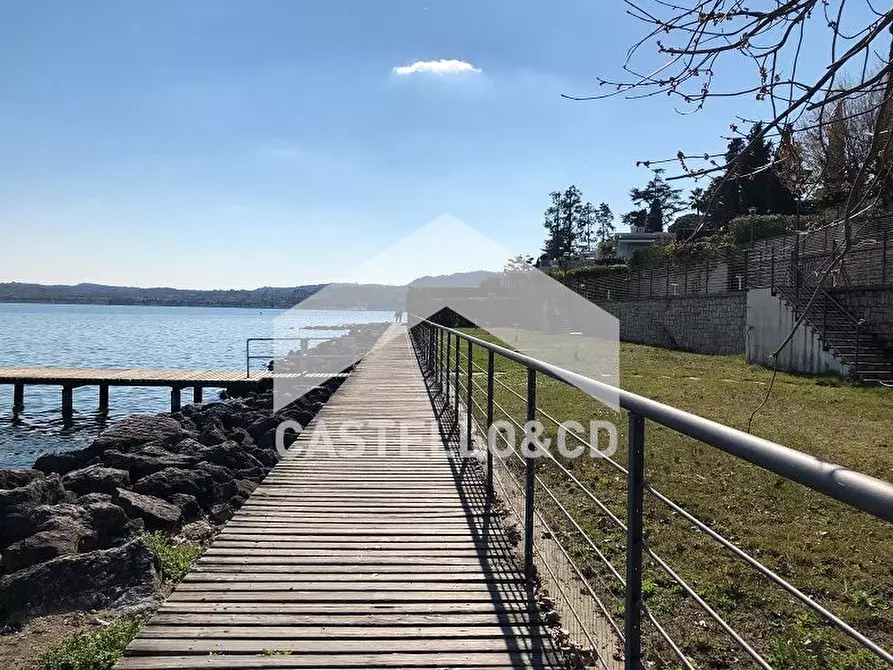 Immagine 9 di Villa in vendita  in via della costa 22 a Moniga Del Garda