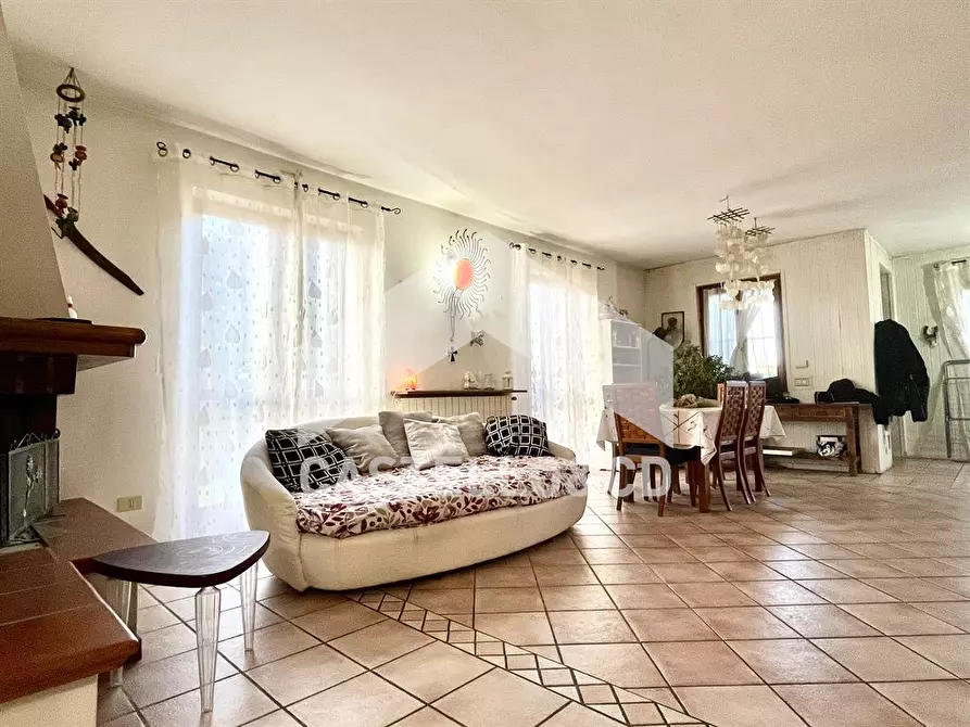 Immagine 1 di Casa bifamiliare in vendita  in via Pietro beschi 3 a Castiglione Delle Stiviere