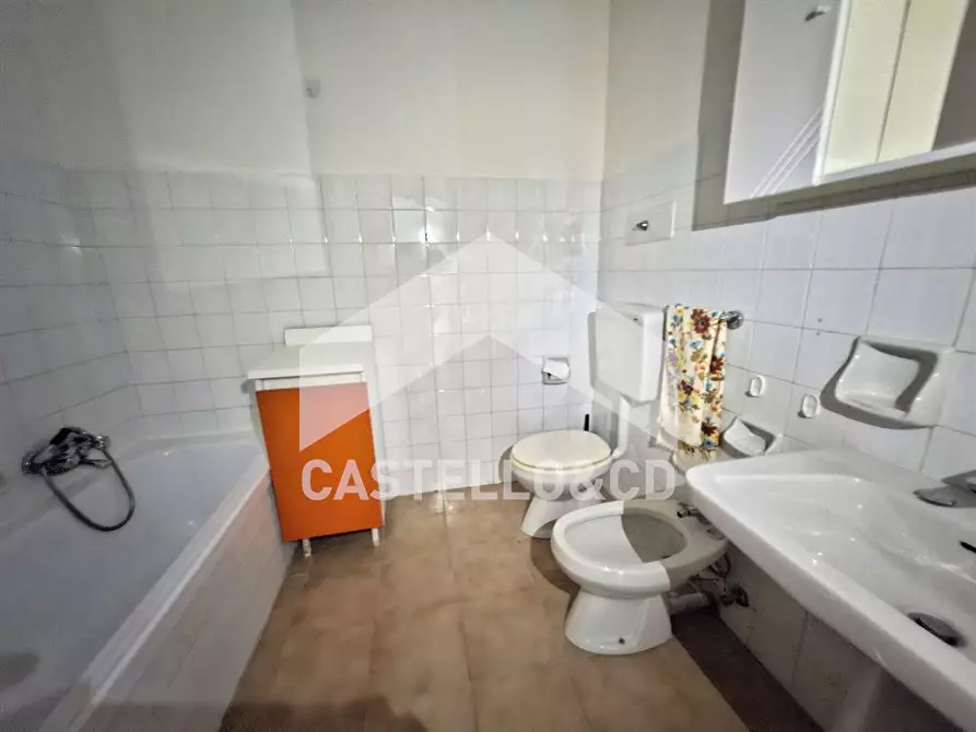 Immagine 2 di Appartamento in vendita  in Viale Motta a Desenzano Del Garda