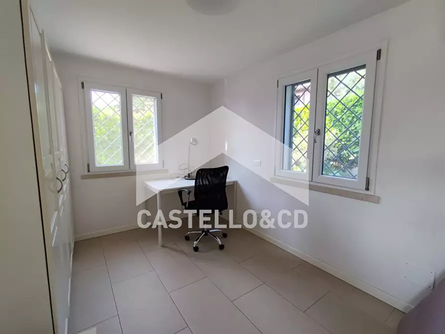 Immagine 9 di Villa in vendita  in Via Aldo Moro 55 a Soiano Del Lago