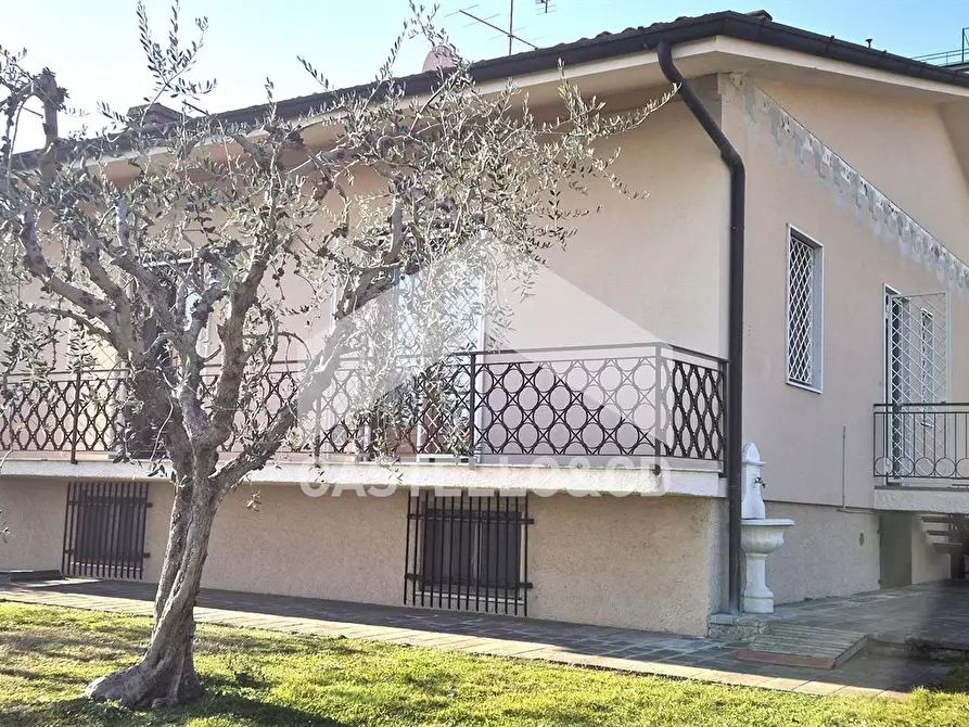 Immagine 5 di Villa in vendita  in via sirmione 1 a Lonato del Garda
