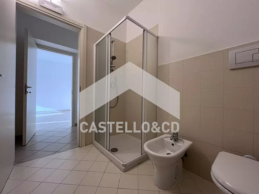 Immagine 5 di Negozio in affitto  in VIA RAMBOTTI 18 a Desenzano Del Garda