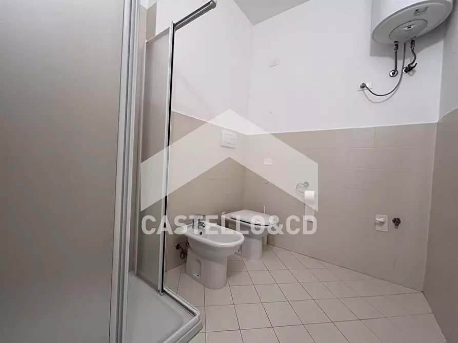 Immagine 3 di Negozio in affitto  in VIA RAMBOTTI 18 a Desenzano Del Garda